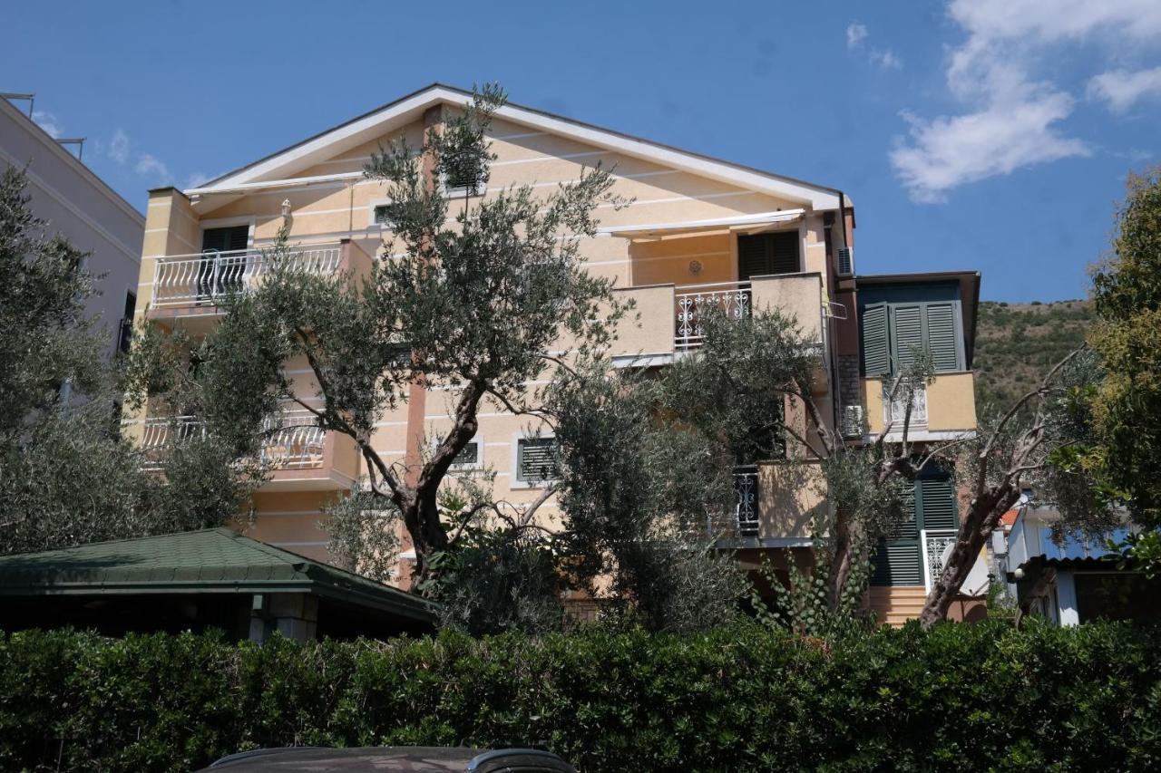 Kuca Radovic Hotel Petrovac Exterior foto