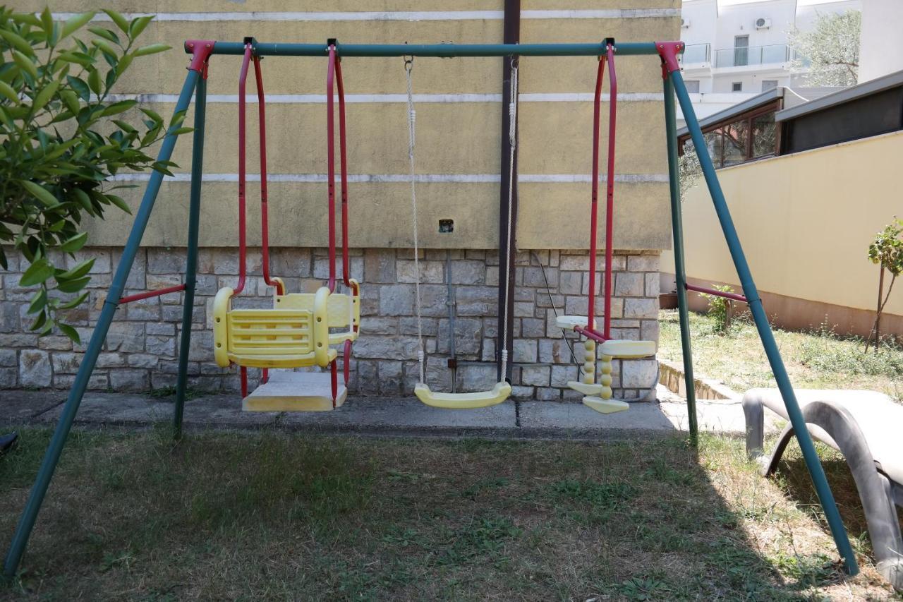 Kuca Radovic Hotel Petrovac Exterior foto